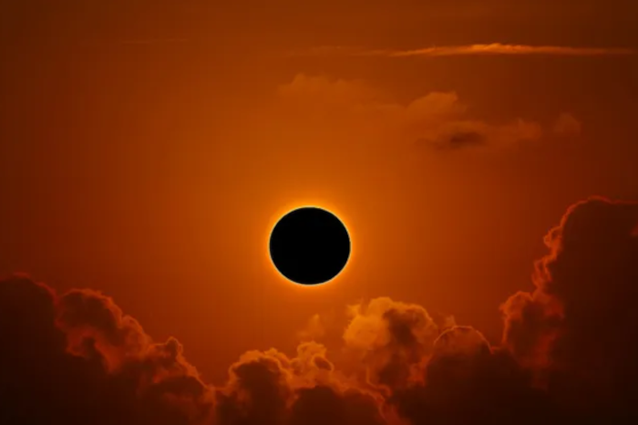 37 - Un eclipse demasiado notable