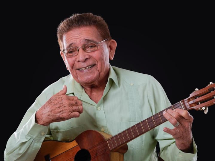 #FOLCLORE

El cantante Hernán Marín, de 85 años, sufrió este martes un accidente cerebrovascular que ameritó su hospitalización. El Rey del Cotorreo se encuentra en recueración.

https://radiocafeatlantico.com/cantante-hernan-marin-sufrio-un-acv